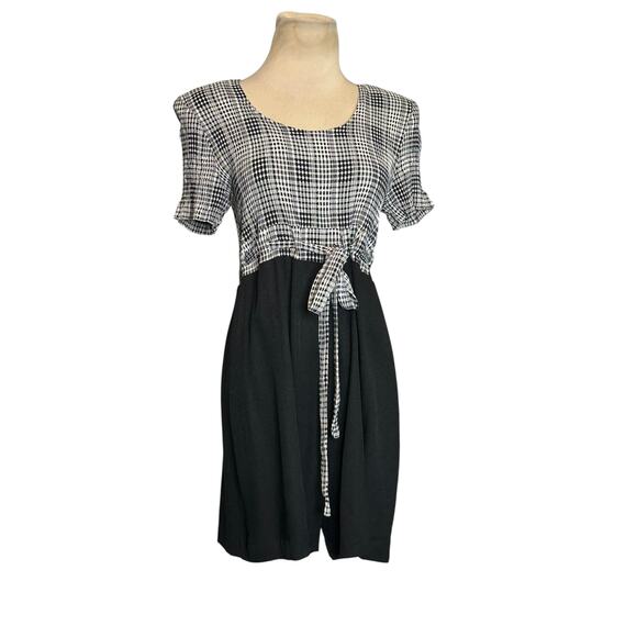 Breaking Loose black white short sleeves romper size 7/8 - Picture 1 of 14